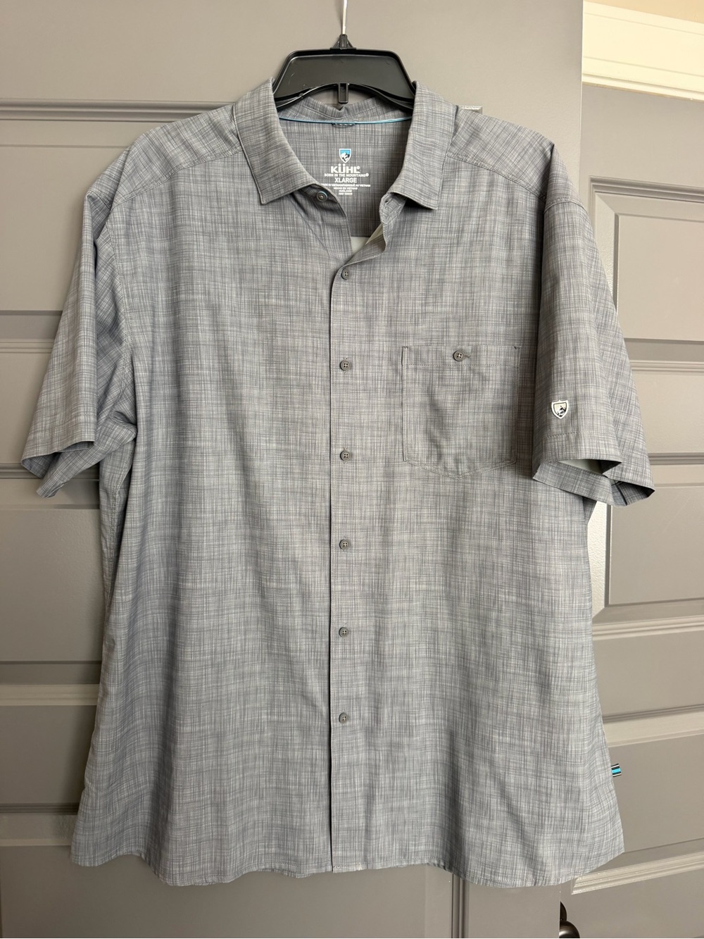 Kuhl Men's Short Sleeve Button-Down Shirt in Light Gray Heather - like new!